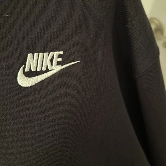 Nike Oversized Fit Plus Sweatshirt - Picture 4 of 9